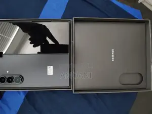 New Samsung Galaxy Fold 512 GB Black