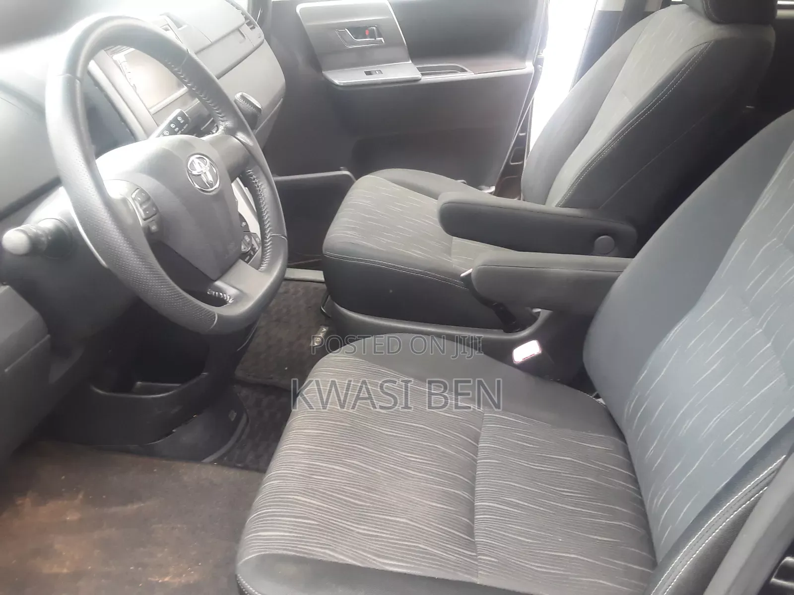 Toyota Voxy 2013 Black