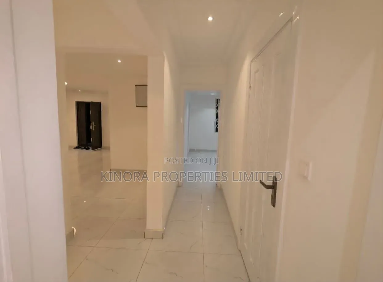 3bdrm Apartment in Achimota Mall, Mile 7 for rent