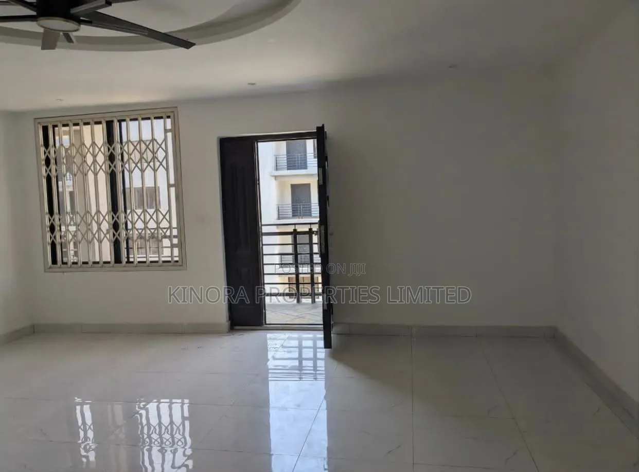 3bdrm Apartment in Achimota Mall, Mile 7 for rent
