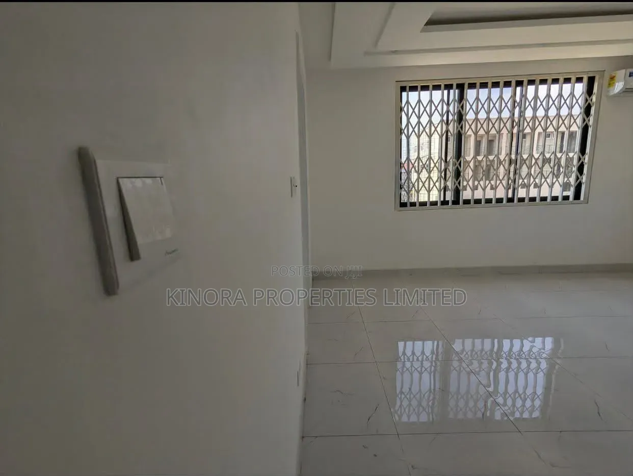 3bdrm Apartment in Achimota Mall, Mile 7 for rent