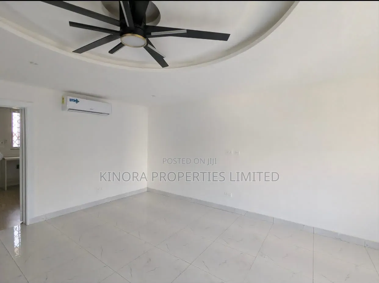 3bdrm Apartment in Achimota Mall, Mile 7 for rent