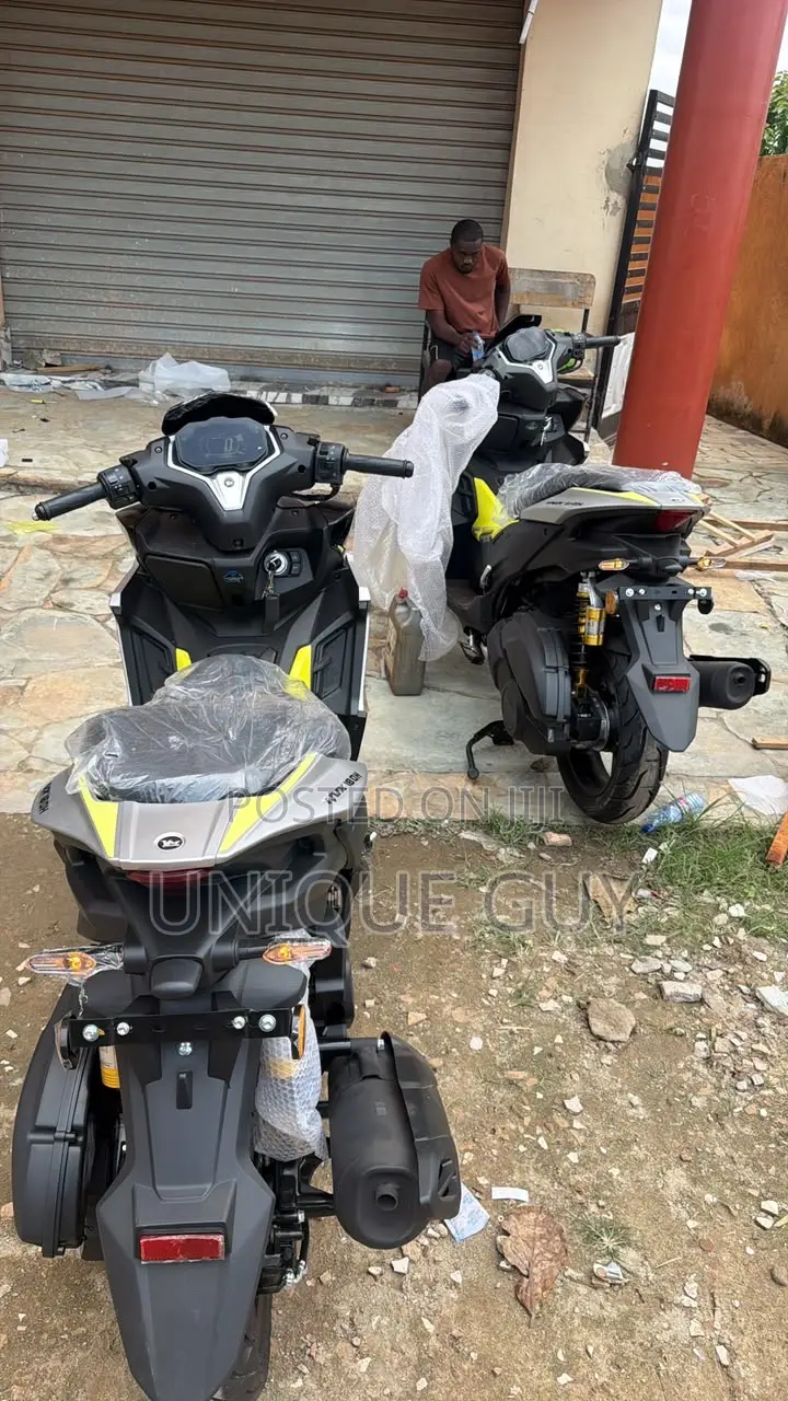 New Yamaha NMAX 155 2025 Yellow