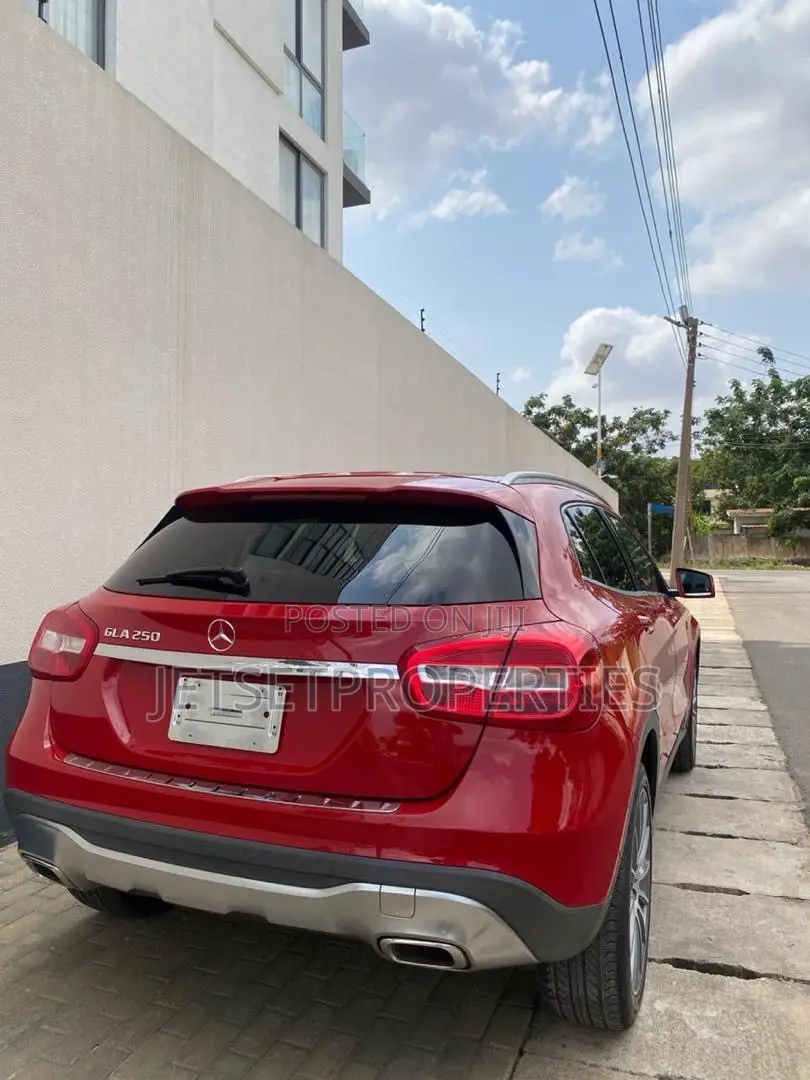 Mercedes-Benz GLA 250 2019 Red