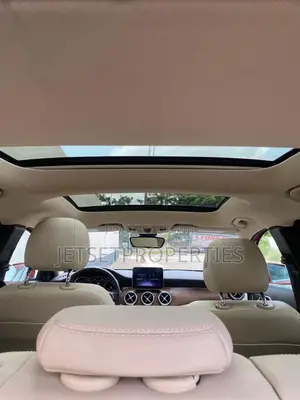 Mercedes-Benz GLA 250 2019 Red