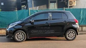 Toyota Vitz 2010 Black