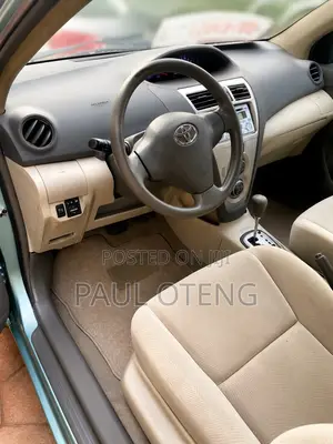 Toyota Belta 2012 Silver