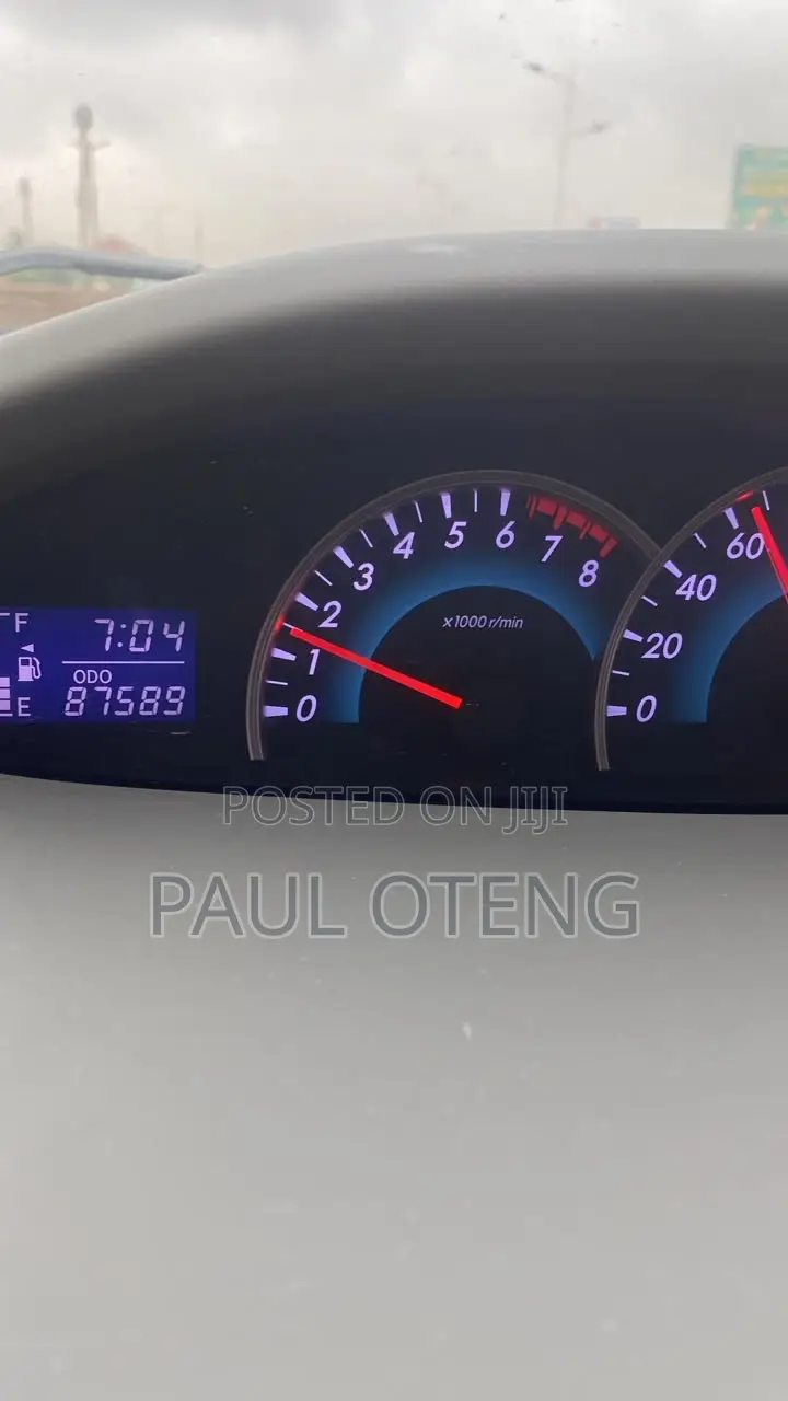 Toyota Belta 2012 Silver