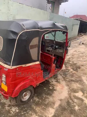 Bajaj RE 2024 Red