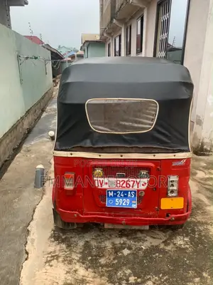 Bajaj RE 2024 Red