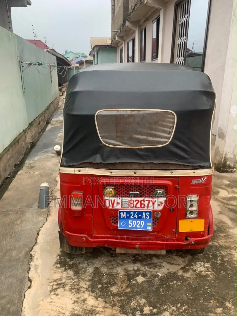 Bajaj RE 2024 Red