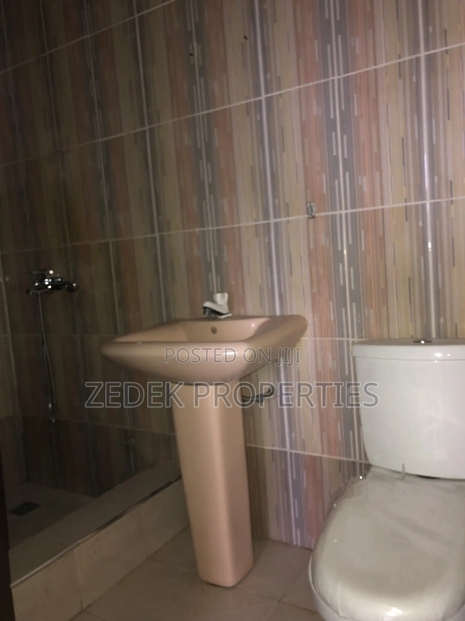 2bdrm Apartment in Ashomang for rent