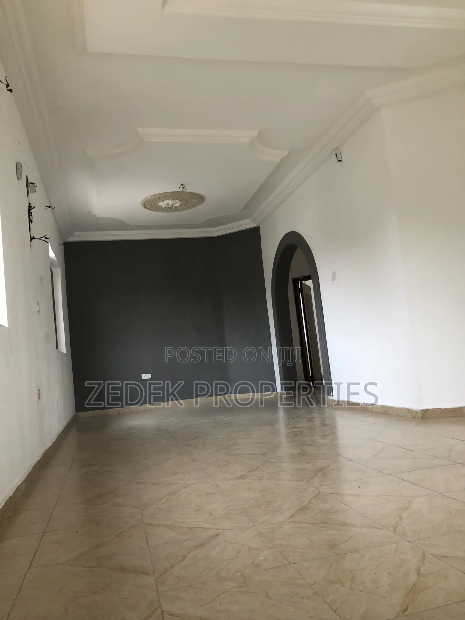 2bdrm Apartment in Ashomang for rent