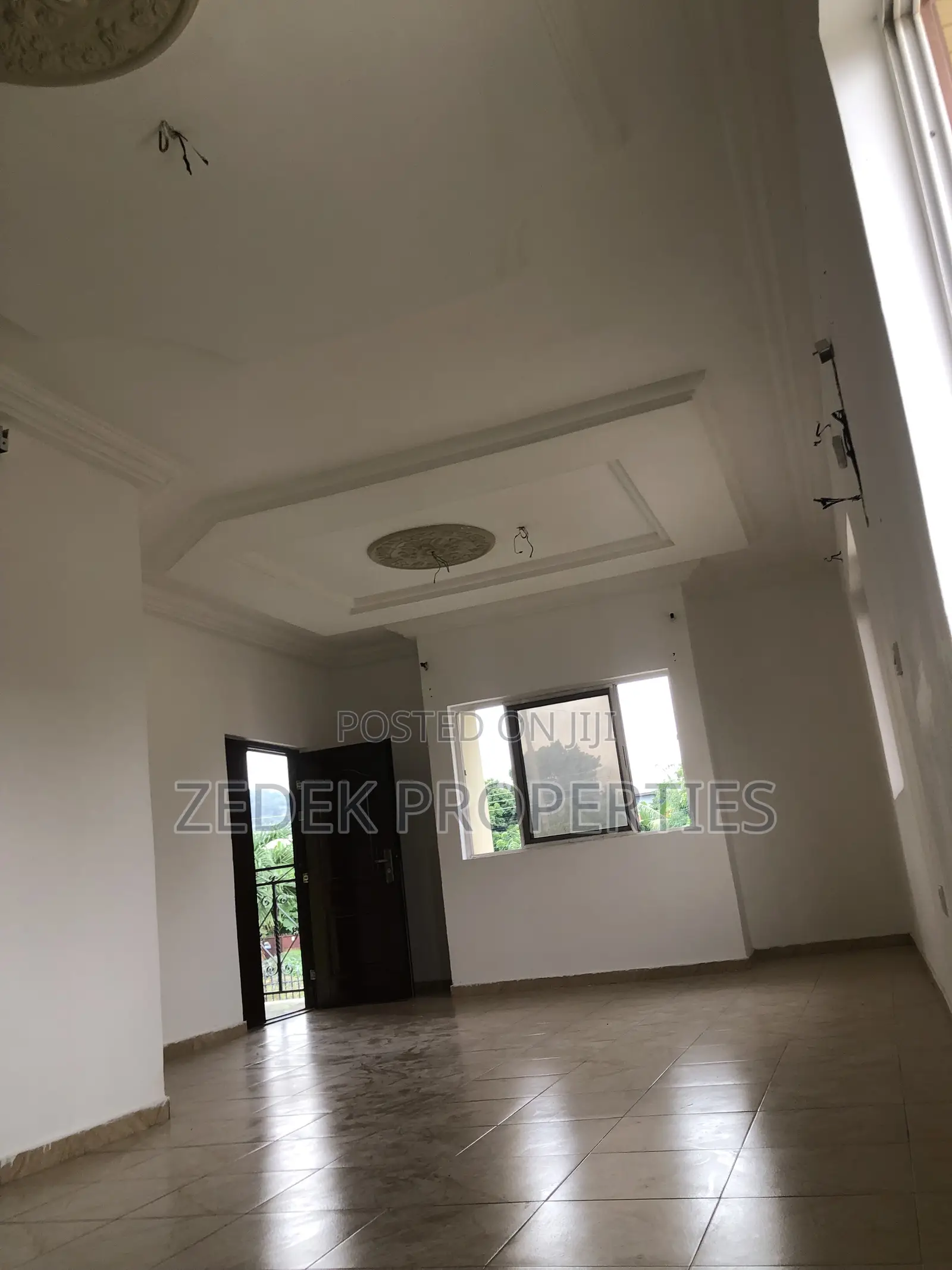 2bdrm Apartment in Ashomang for rent