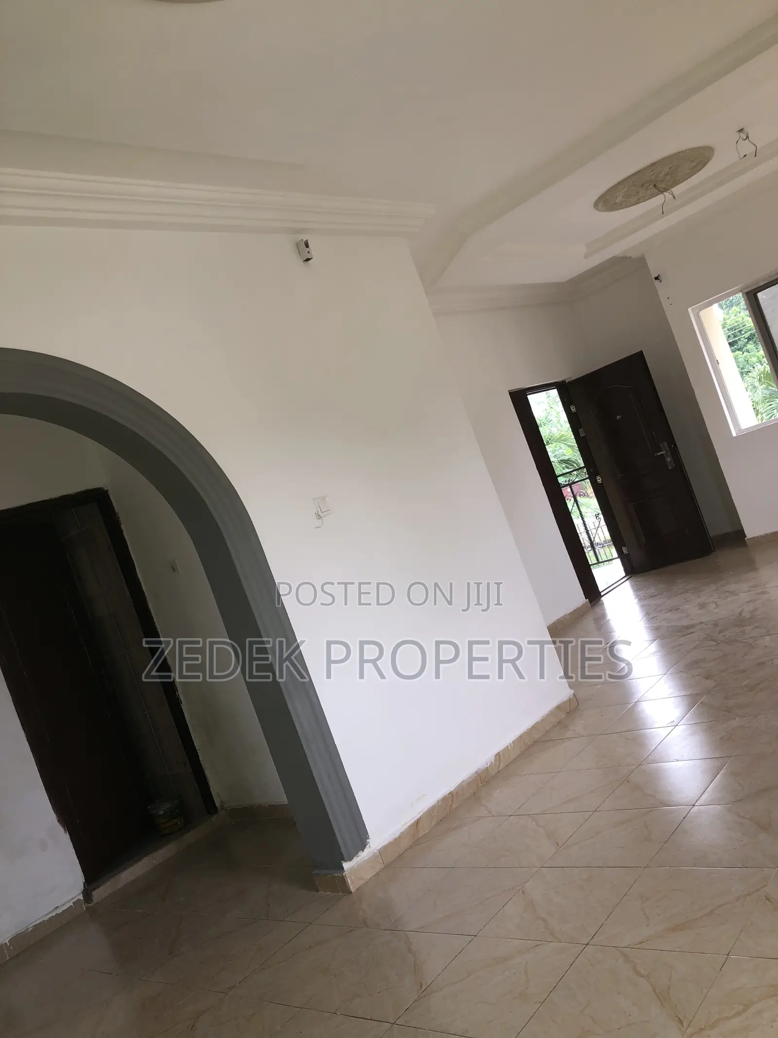 2bdrm Apartment in Ashomang for rent