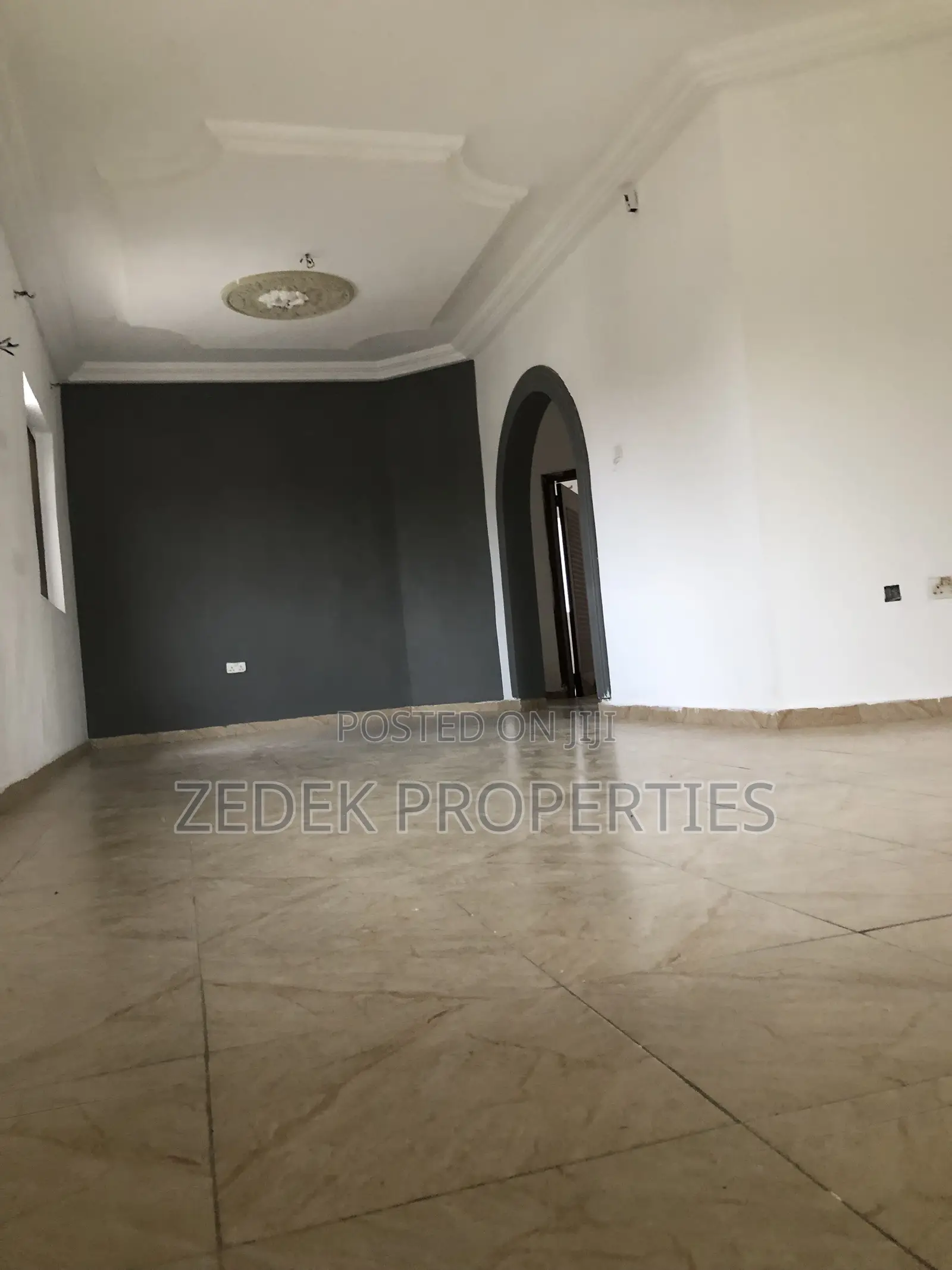 2bdrm Apartment in Ashomang for rent