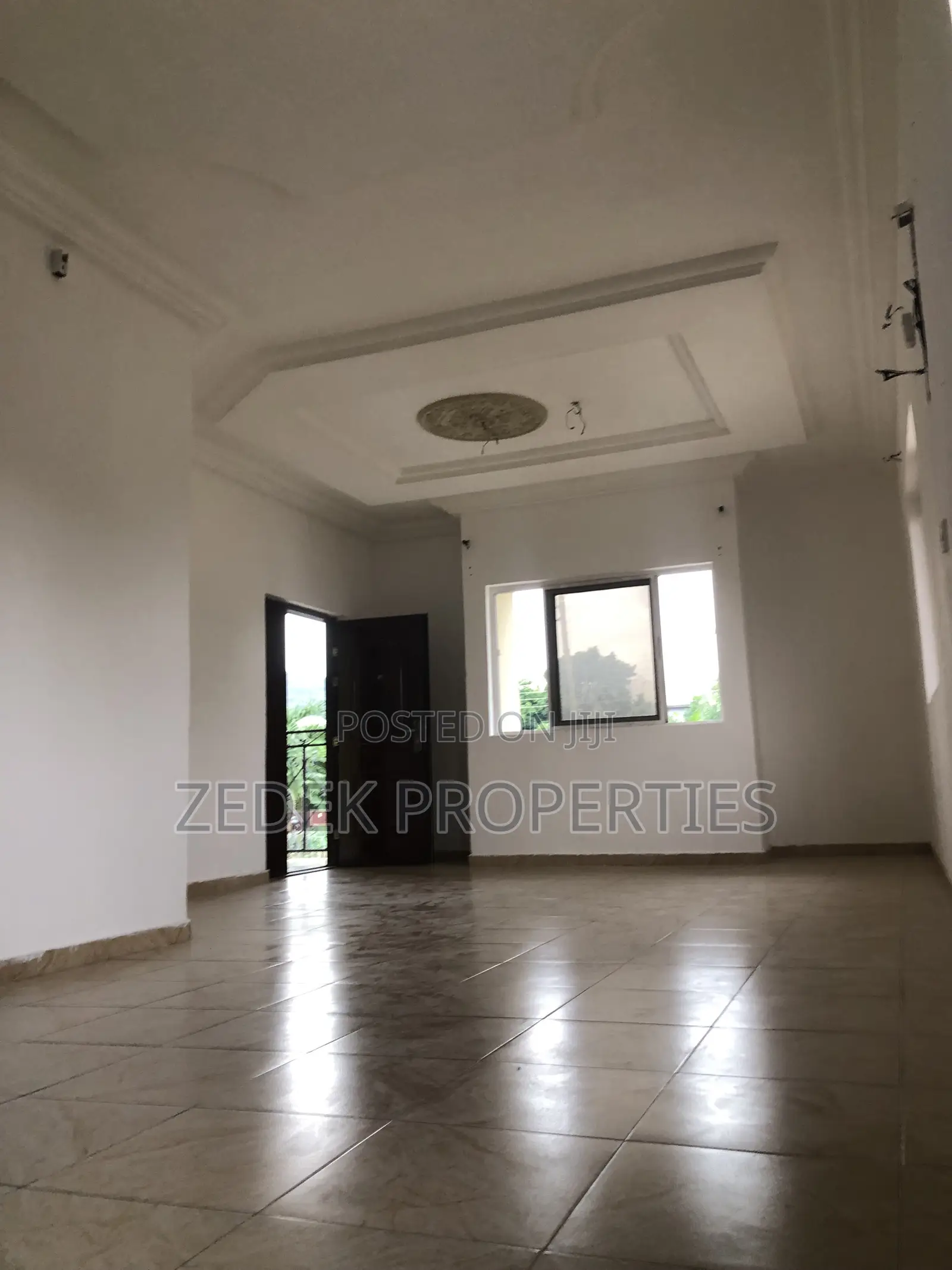 2bdrm Apartment in Ashomang for rent