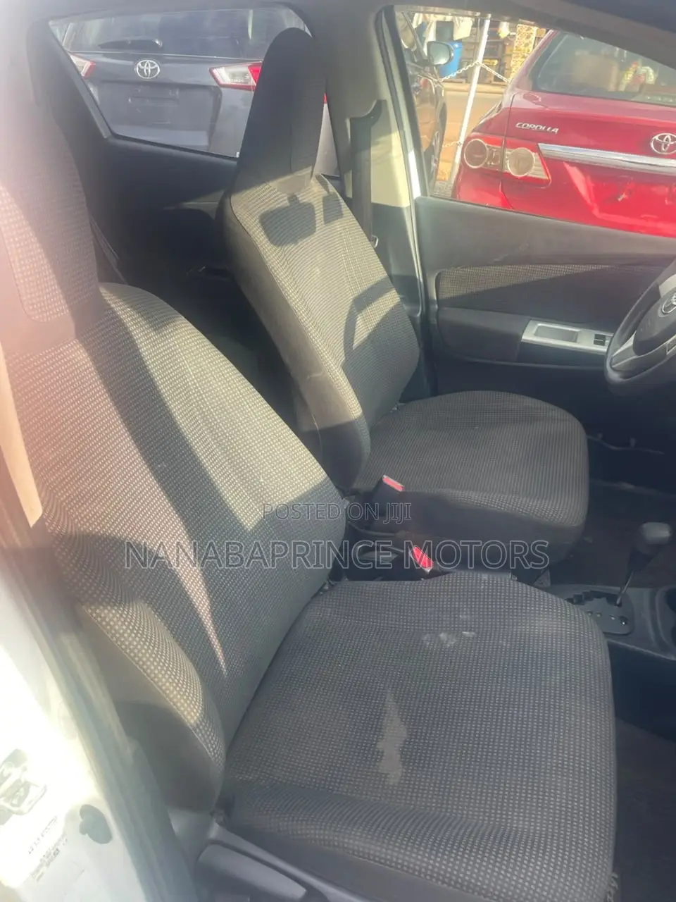 Toyota Vitz 2015 White