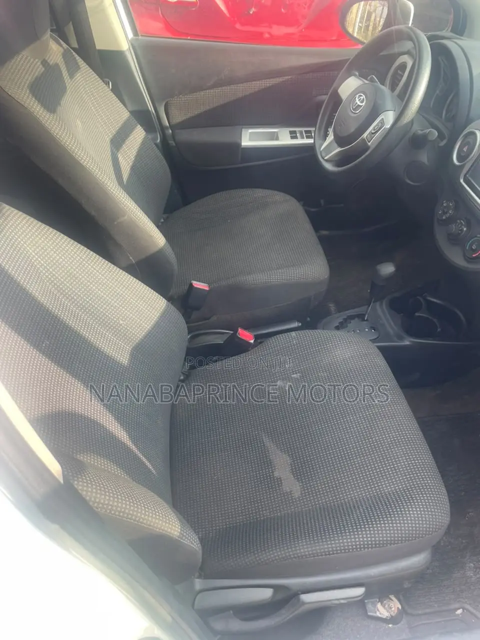 Toyota Vitz 2015 White