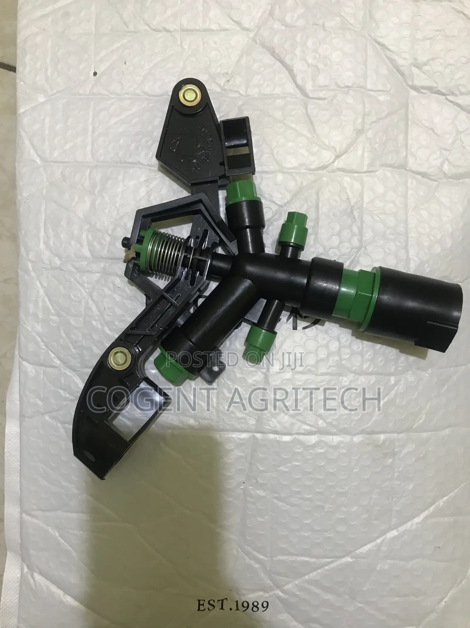 Sprinkler With Pole, Hose Connector and Pole Brackets