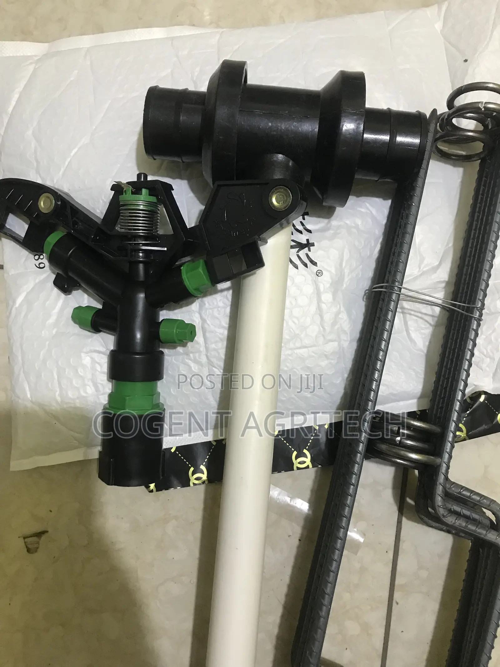 Sprinkler With Pole, Hose Connector and Pole Brackets