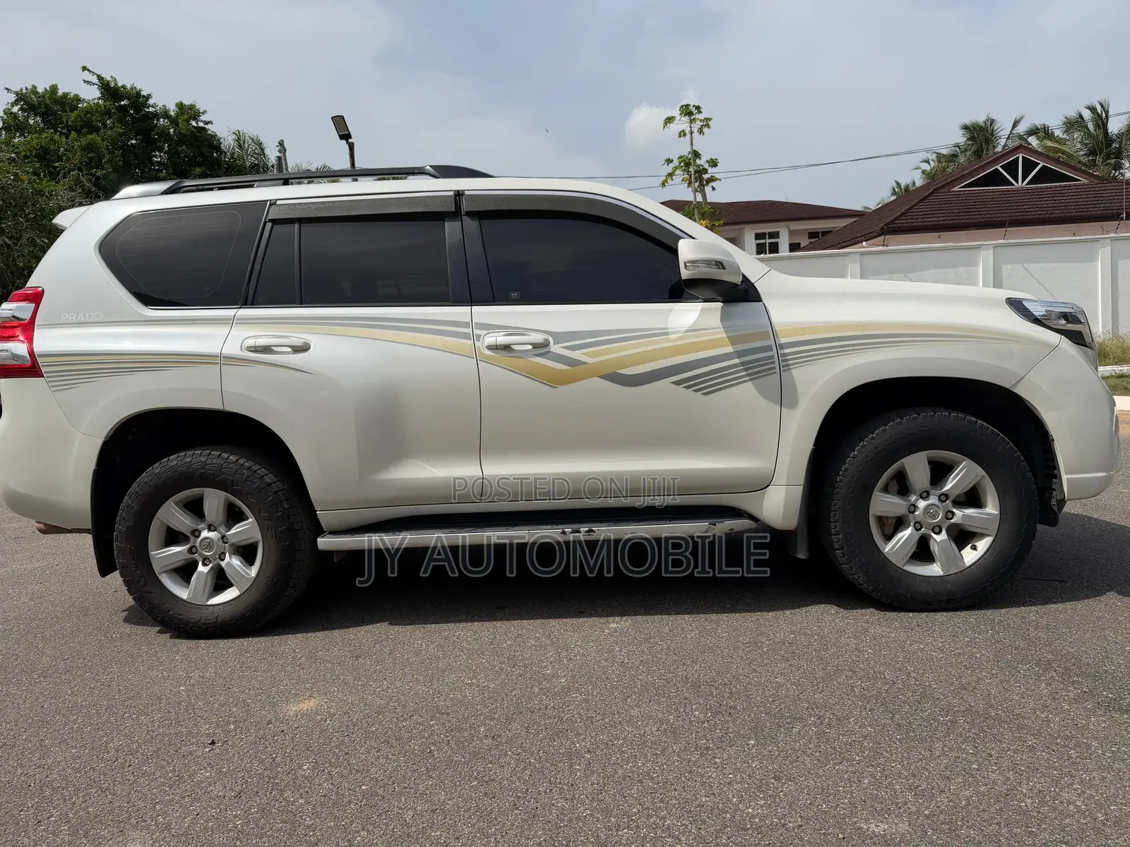 Toyota Land Cruiser Prado 2017 White