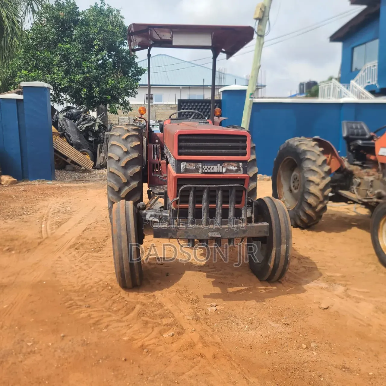 Case Ih 585 Utility Tractor –