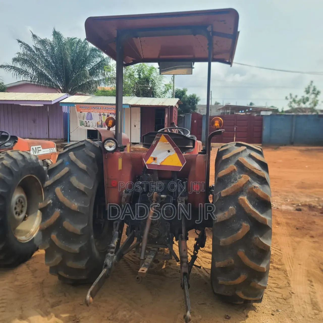 Case Ih 585 Utility Tractor –