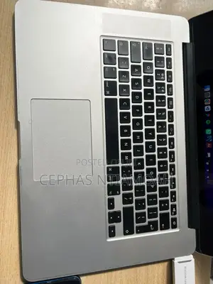 Laptop Apple MacBook Pro 2015 16GB Intel Core i7 HDD 512GB