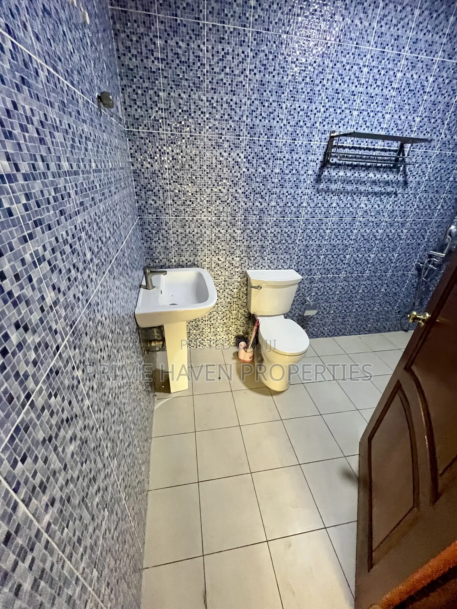 5bdrm House in Accra Metropolitan for rent
