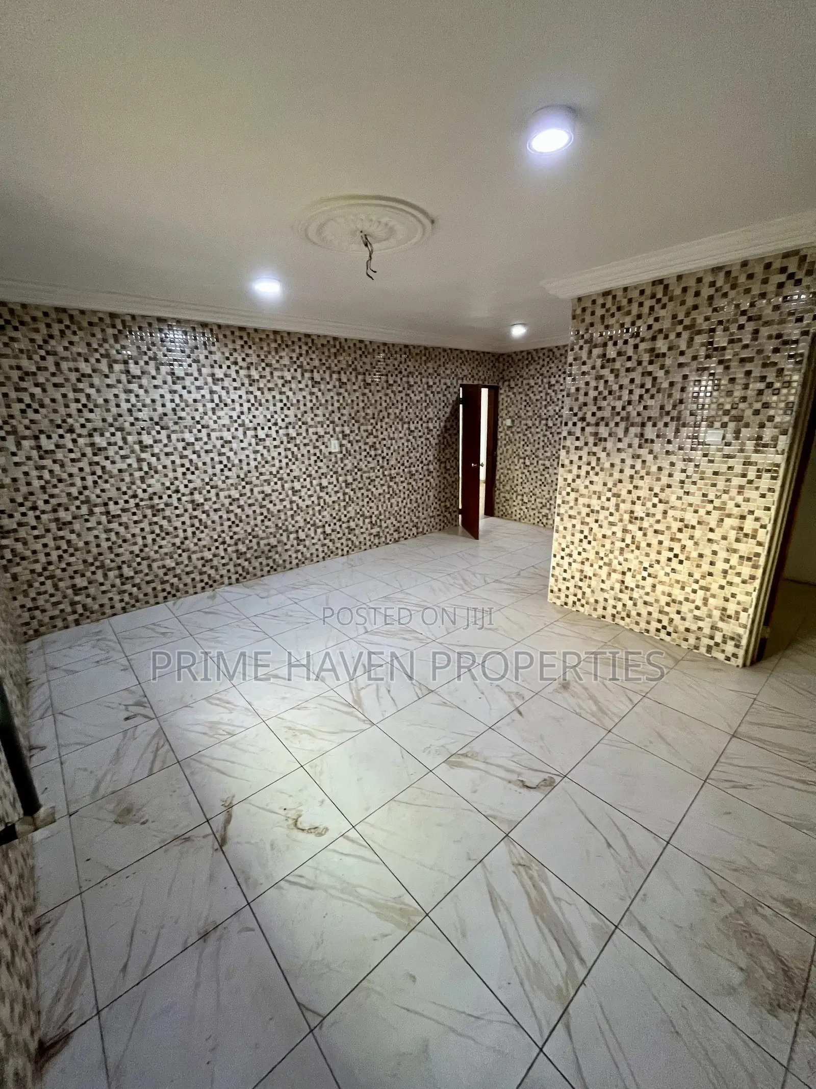 5bdrm House in Accra Metropolitan for rent