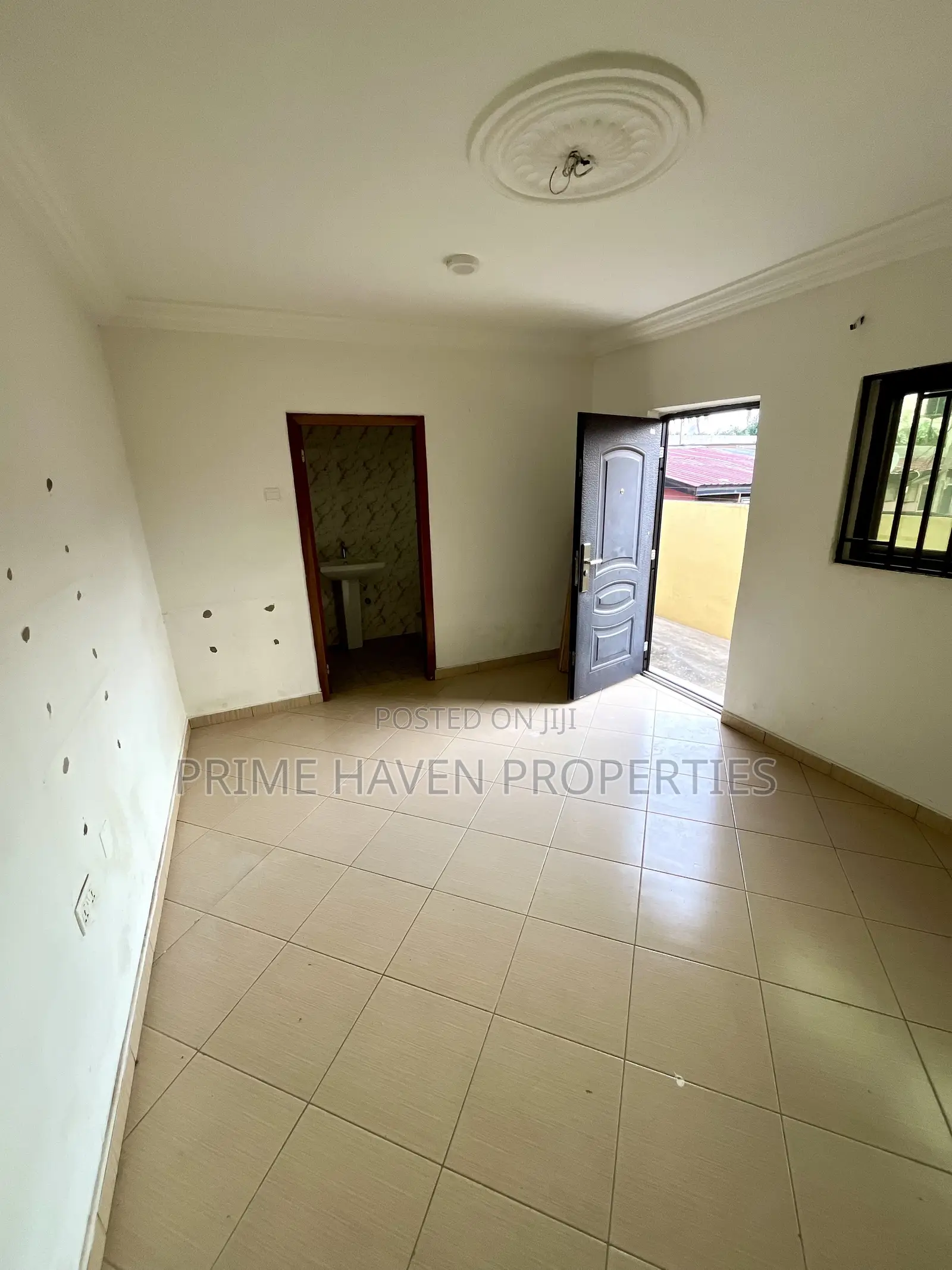 5bdrm House in Accra Metropolitan for rent