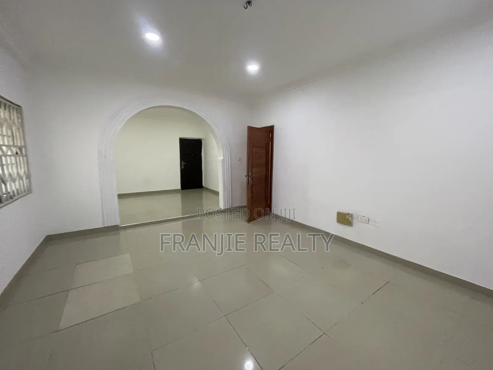 3bdrm Apartment in Franjie Realty, West Hills Mall Area for rent