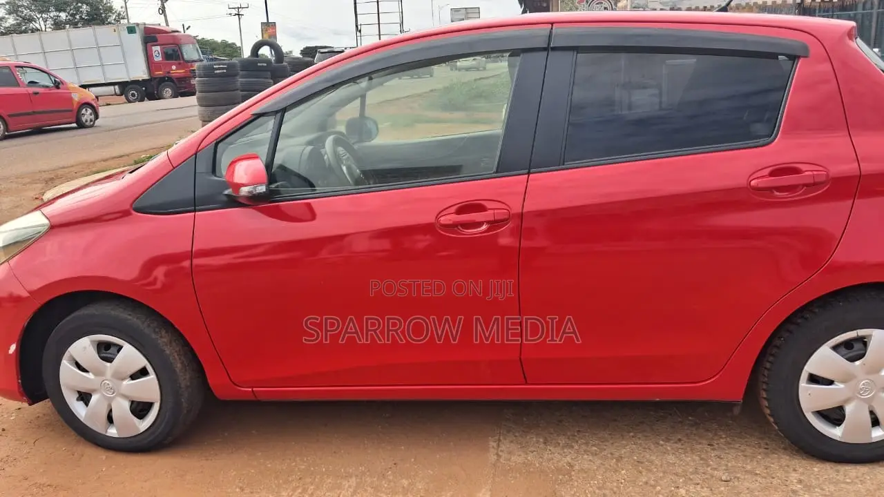 Toyota Vitz 1.3 AWD 5dr 2013 Red