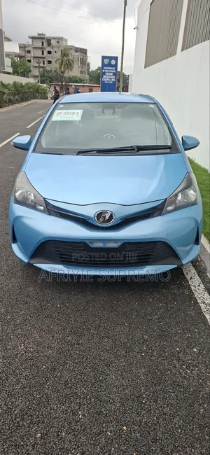 Toyota Vitz 1.3 FWD 3dr 2015 Blue