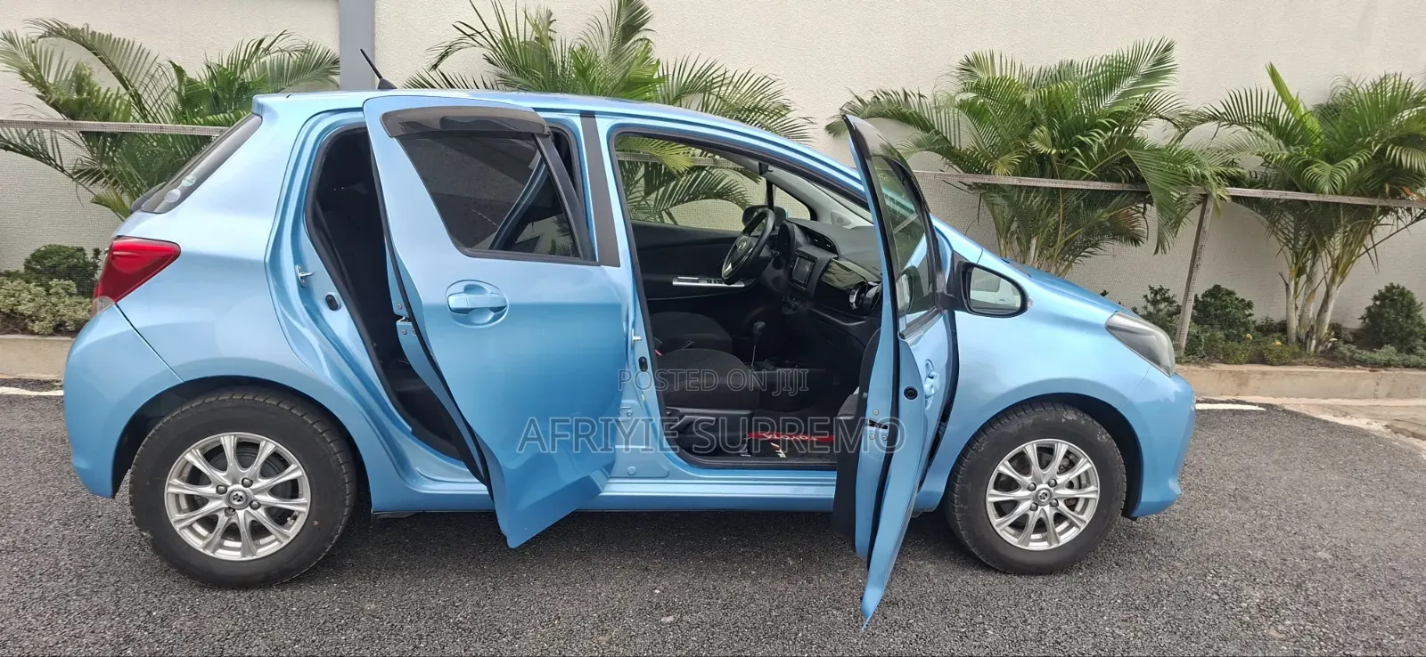 Toyota Vitz 1.3 FWD 3dr 2015 Blue