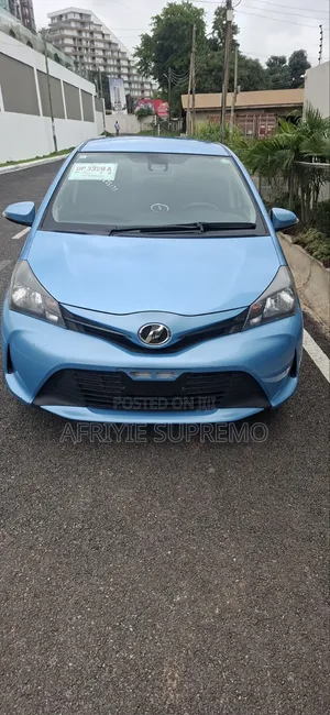 Toyota Vitz 1.3 FWD 3dr 2015 Blue
