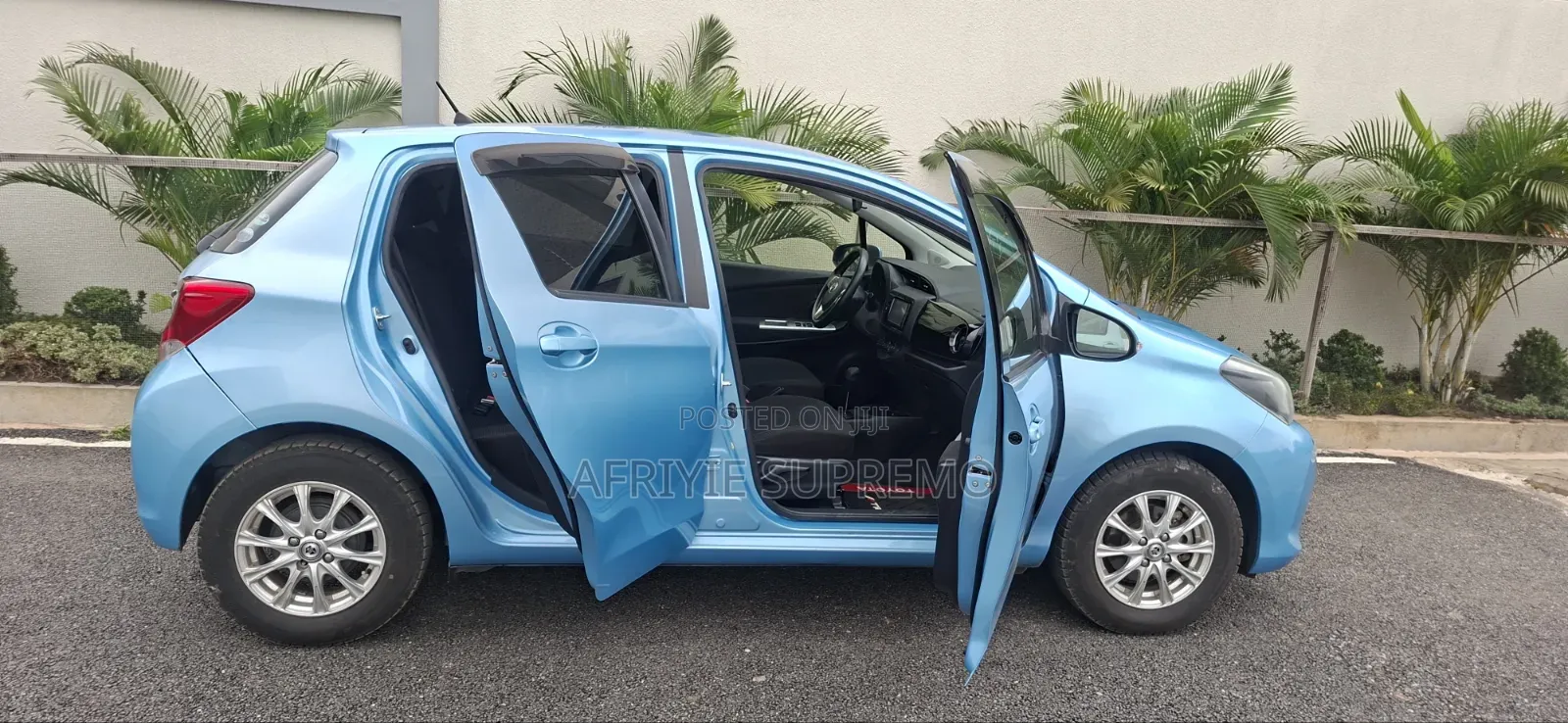 Toyota Vitz 1.3 FWD 3dr 2015 Blue