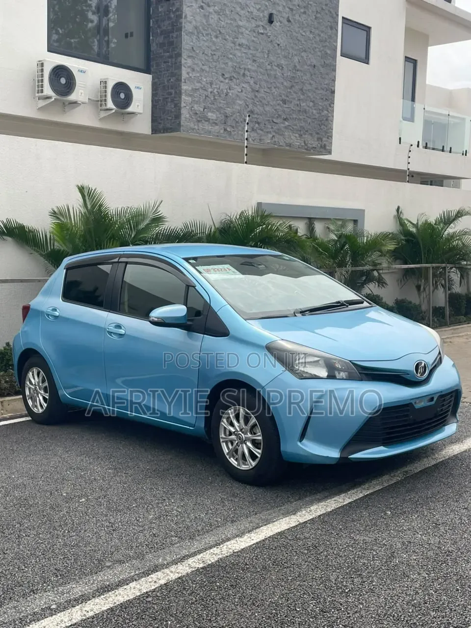 Toyota Vitz 1.3 FWD 3dr 2015 Blue