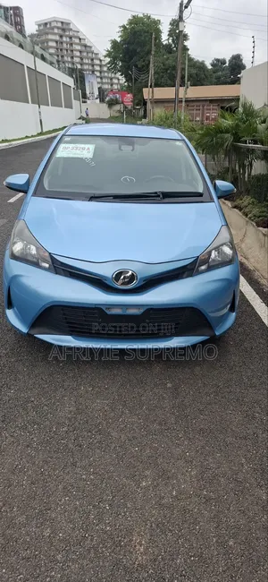 Toyota Vitz 1.3 FWD 3dr 2015 Blue