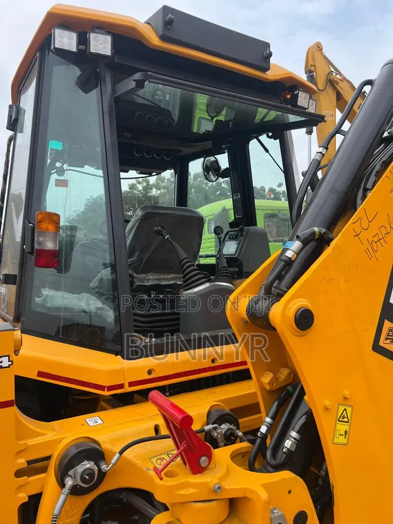 JCB 3dx Plus - 4x4 | Open Bucket | Extension Boom