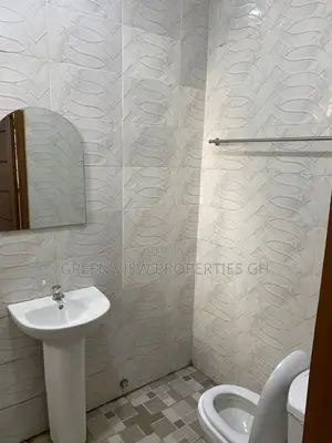 2bdrm Apartment in West Hills Mall Area for rent