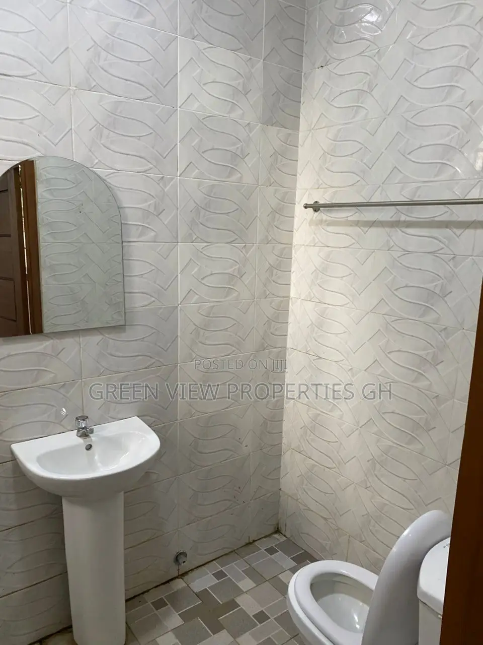 2bdrm Apartment in West Hills Mall Area for rent