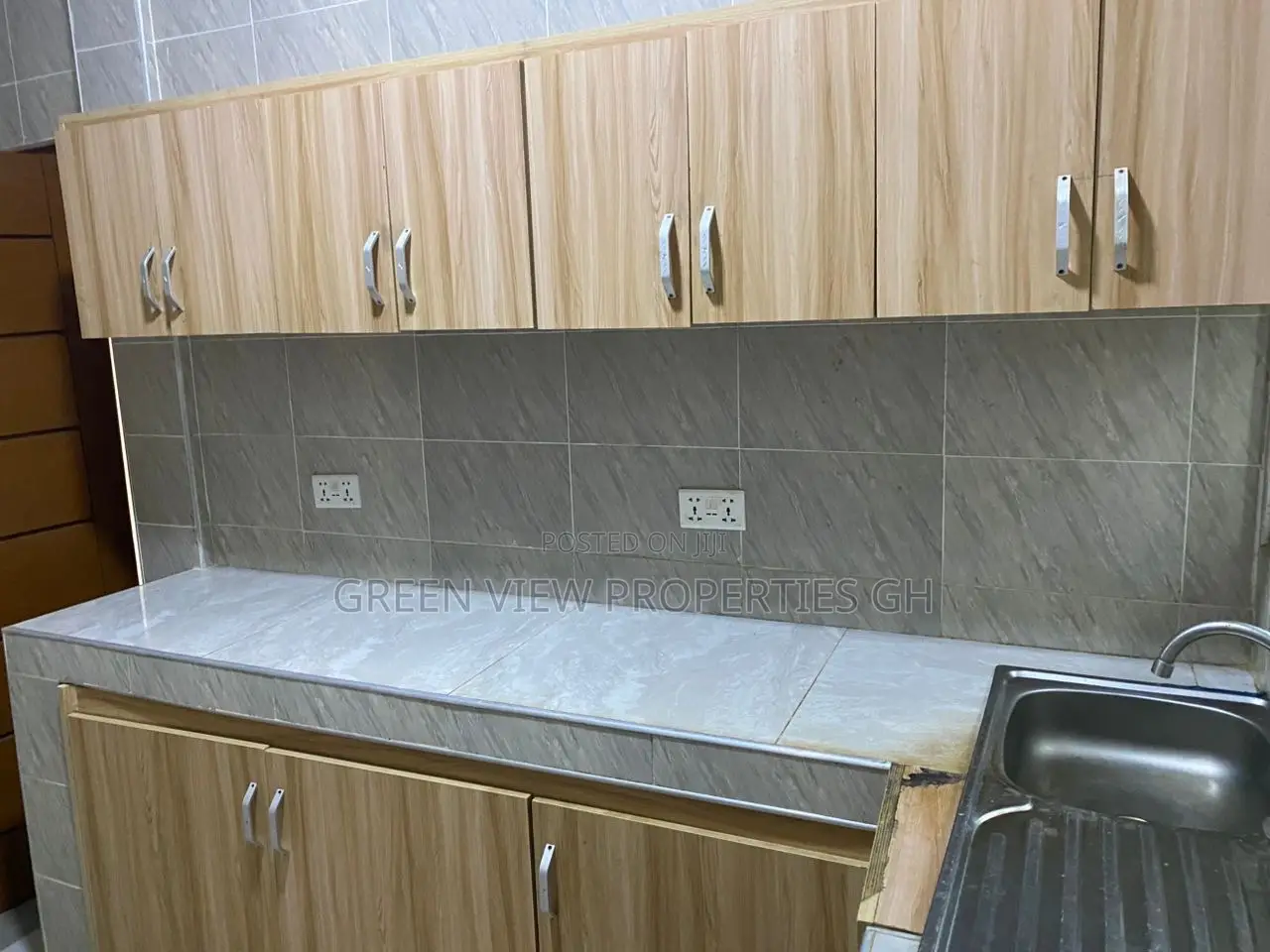 2bdrm Apartment in West Hills Mall Area for rent