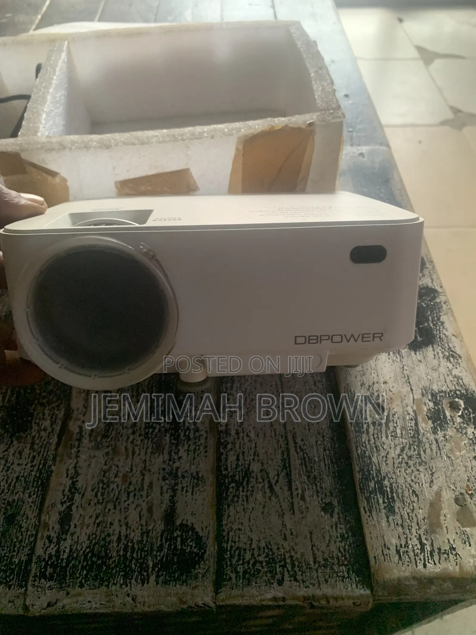 Dbpower Mini Projector. Model No.T20, Power Voltage : 100~ 240v
