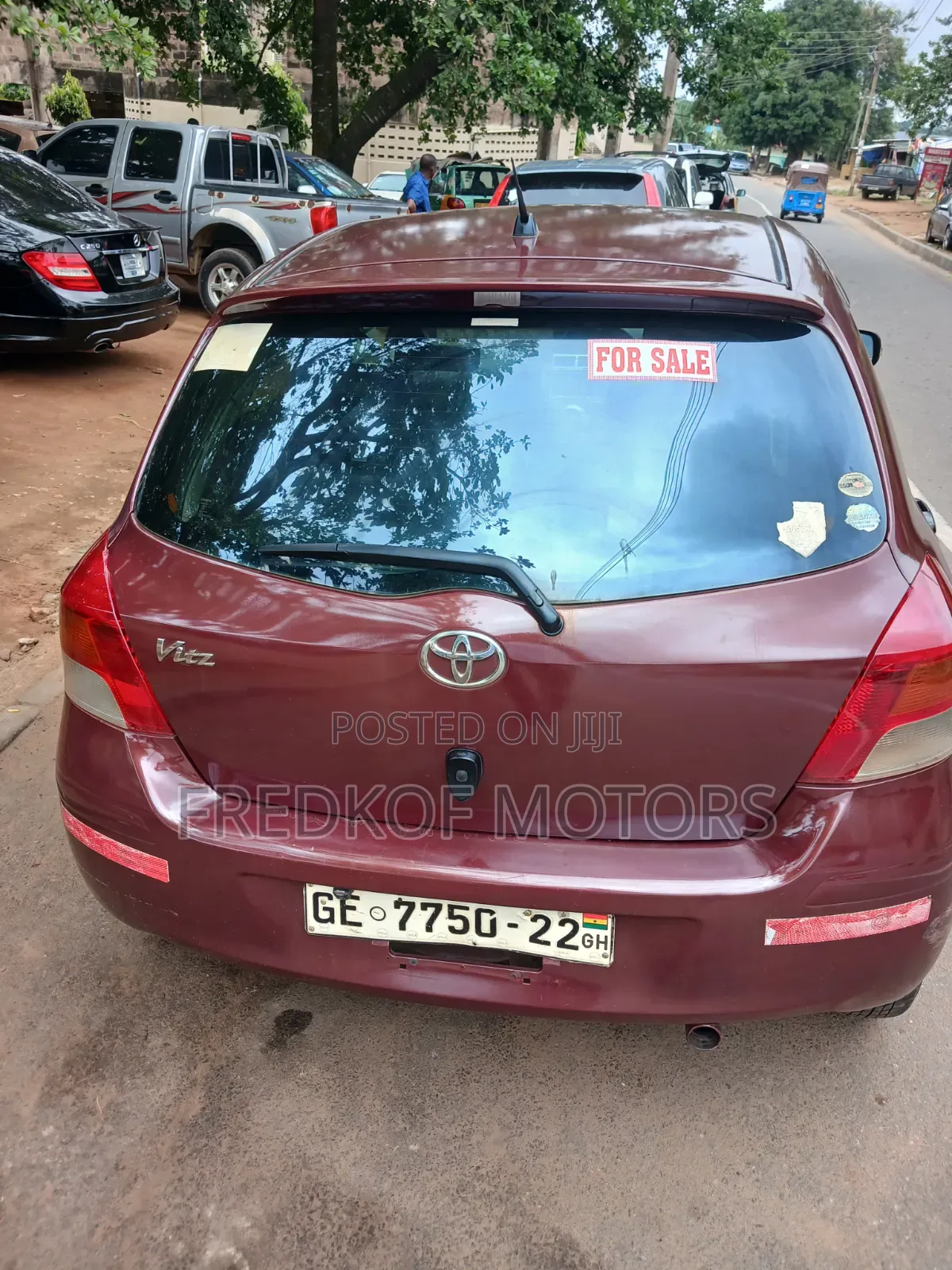 Toyota Vitz 2010 Red