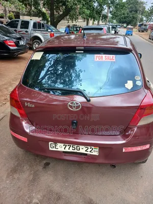 Toyota Vitz 2010 Red