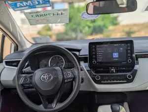 Toyota Corolla LE 2021 White