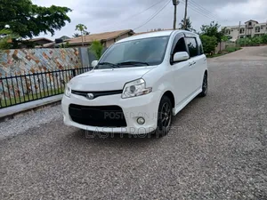 Toyota Sienta 2013 White
