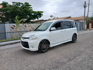 Toyota Sienta 2013 White